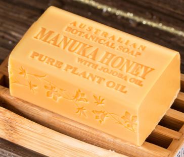 Australian Botanical - 200g  selection of  MANUKA HONEY / Coconut & Lime /Goat & Soy  - Sku 3114